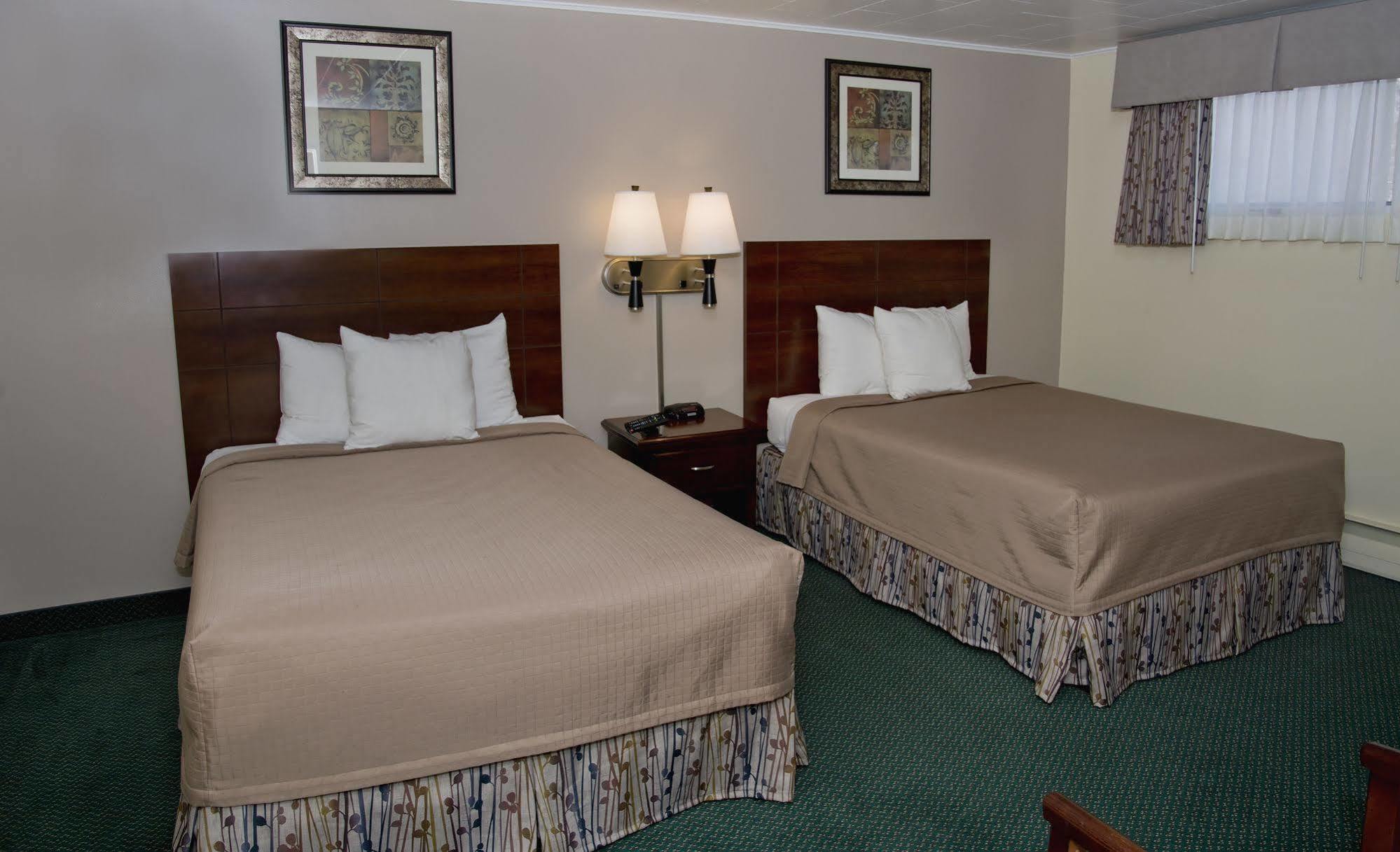Travelers Inn Брансуик Экстерьер фото